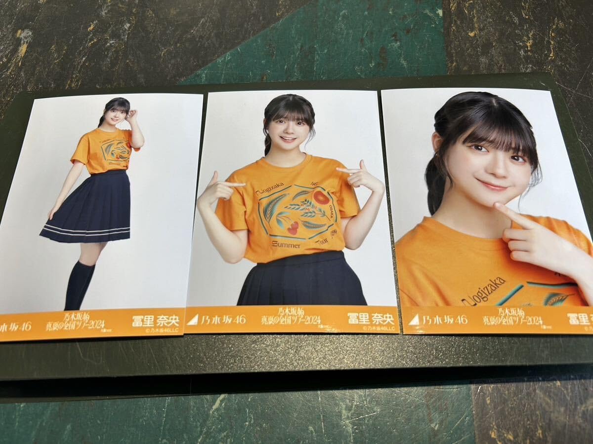 冨里奈央サインTシャツオリーブ ミリタリージャケット