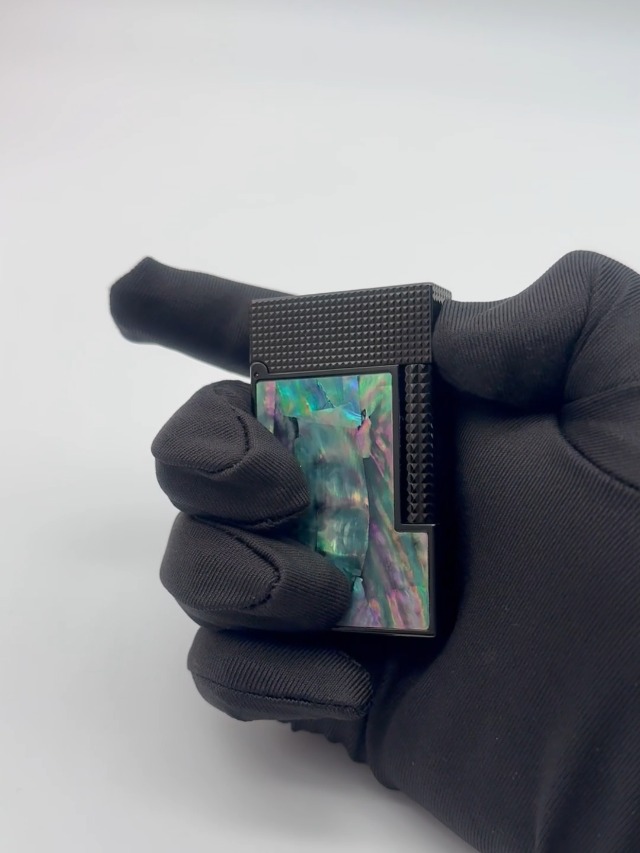 Encendedor clásico de latón con patrón colorido de conchas miniatura 7
