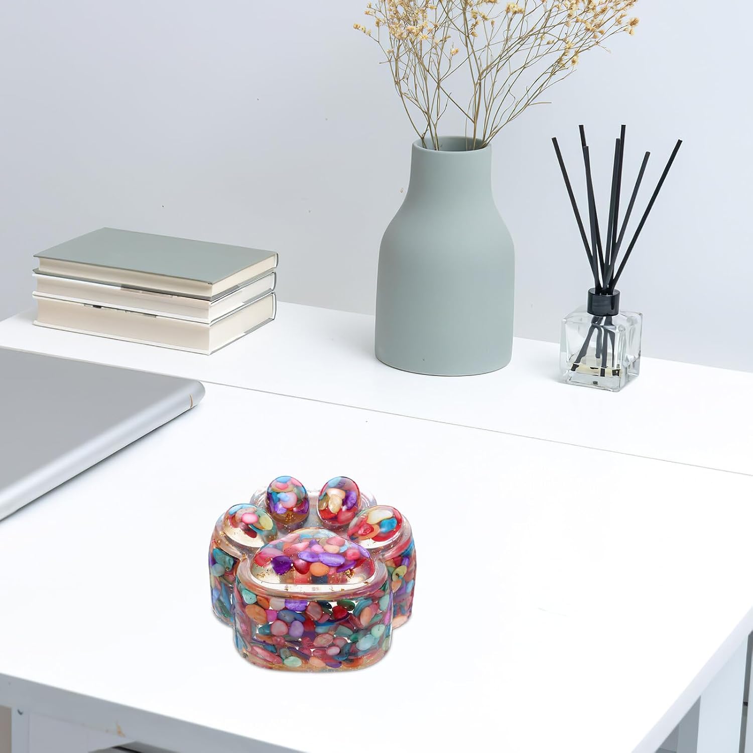 Crystal Cat Paw Jewelry Box Small Trinket Holder with Natural Shell and Crystal Chips, 9x8x5cm Decorative Organizer for Home and Bedroom Storage