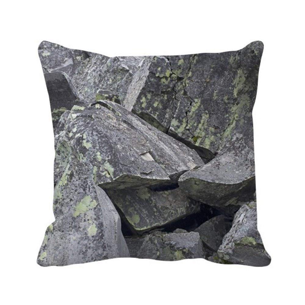 Housse de coussin motif pierre naturelle pour sublimer votre canapé cosy