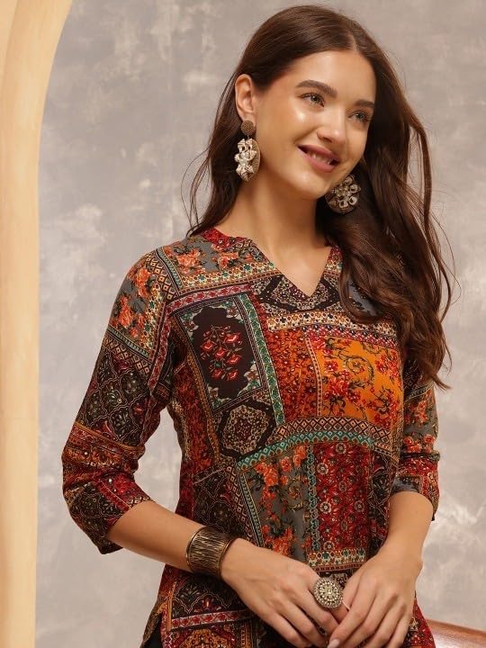 Image of Women's Cotton Printed Short Kurti, Round Neck, Three Quarter Sleeve, Straight Fit, Pack of 2