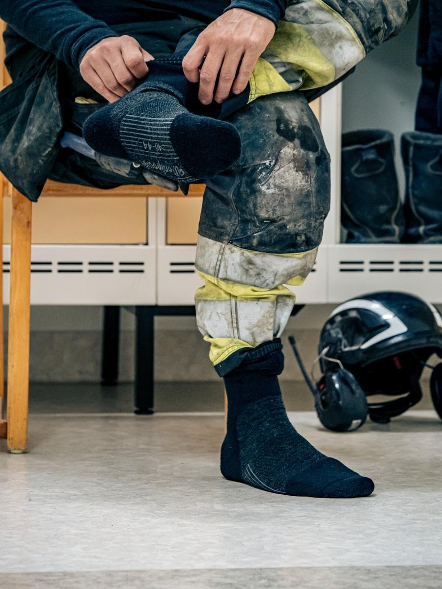 Tobe Socks Skilled Classic 400 Black/Dark Grey 7-10 (40-44)