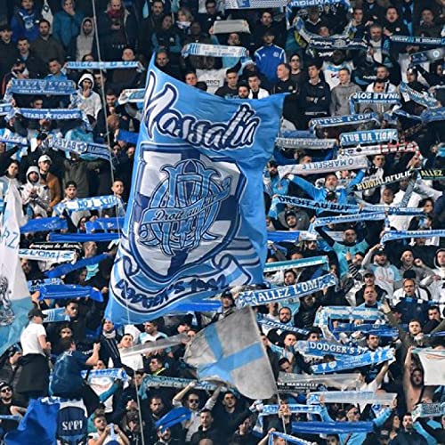 Un p&egrave;re et un fils sont abonn&eacute;s au stade v&eacute;lodrome...