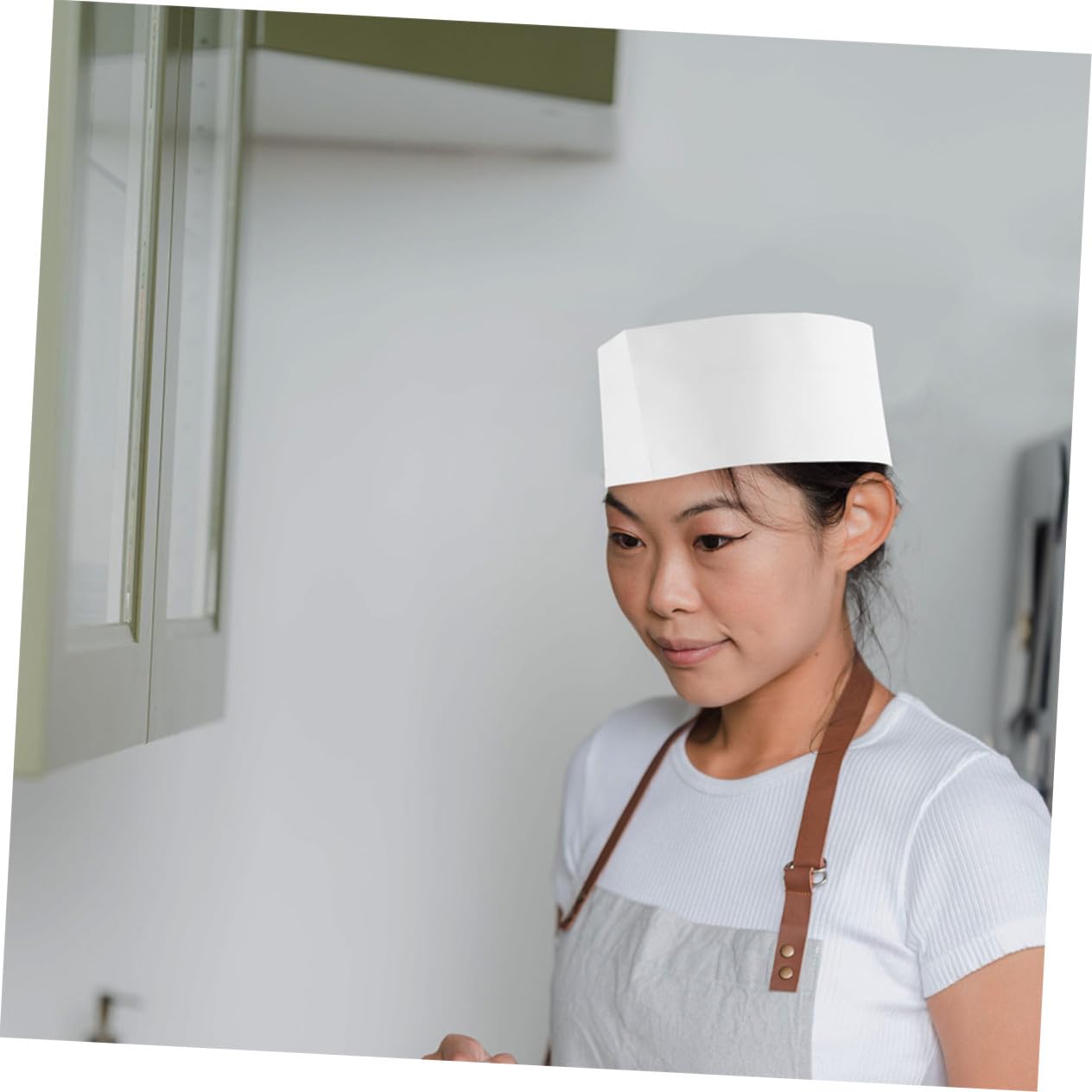 50 Piezas Sombreros de Chef Unisex Gorras Desechables para Cocina Profesional Material Transpirable y Resistente para Hombres y Mujeres Restaurantes
