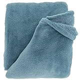 Douce et moelleuse : la microfibre douce et moelleuse de qualité supérieure vous garde au chaud et est douce au toucher.