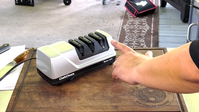 Watch Chefs Choice 15 degree edge Trizor Electric Knife Sharpener