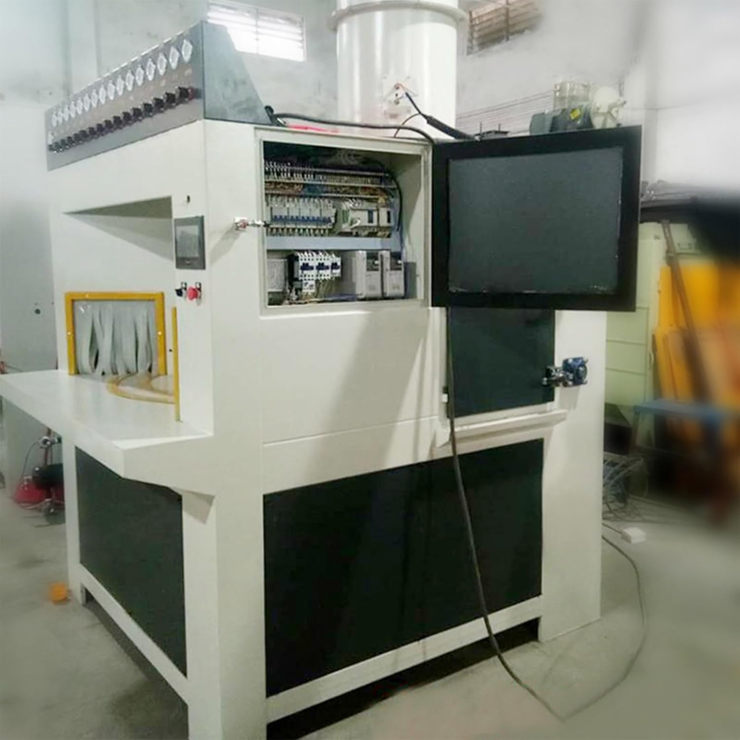 Automatic Sand Blasting Machine for Wheel Cleaning, High-Speed Sand Blaster with Automatic Turntable, Efficient Sand Blasting System with Recyclable Abrasives & Filter
