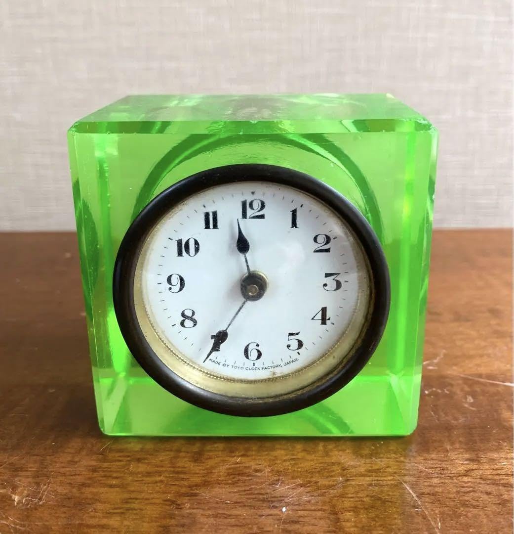 爆買い，お買い得】 東洋時計 ウランガラス時計 アンティーク