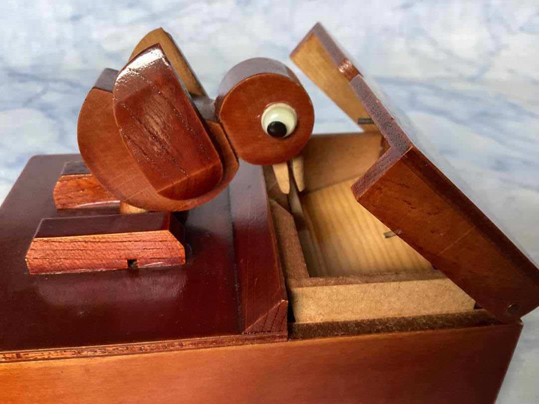 Amazon.co.jp: キツツキ カラクリ箱 爪楊枝入れ 伝統工芸品 木工細工