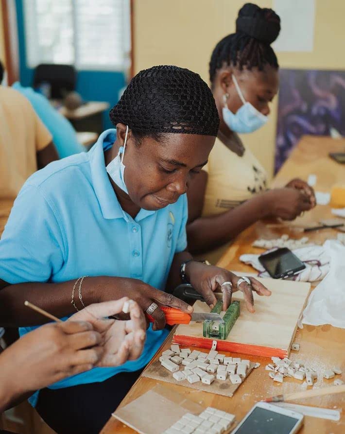 Miniatura 3 de MudLOVE Handmade Cursive Lovely Bracelet, hearts", Gray Adjustable Cord