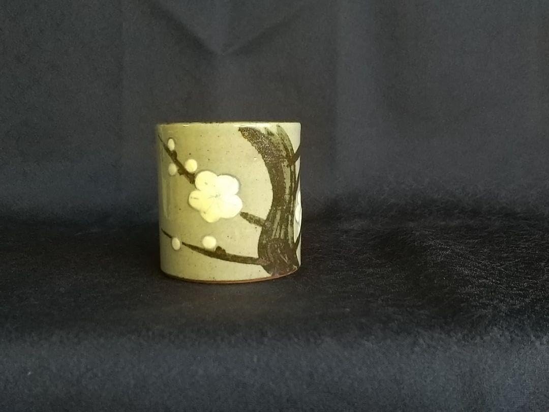 茶道具　萩焼　守繁栄徹作　梅　蓋置　共箱　R4112 茶道具 萩焼 守繁栄徹作 梅 蓋置 共箱 R4112