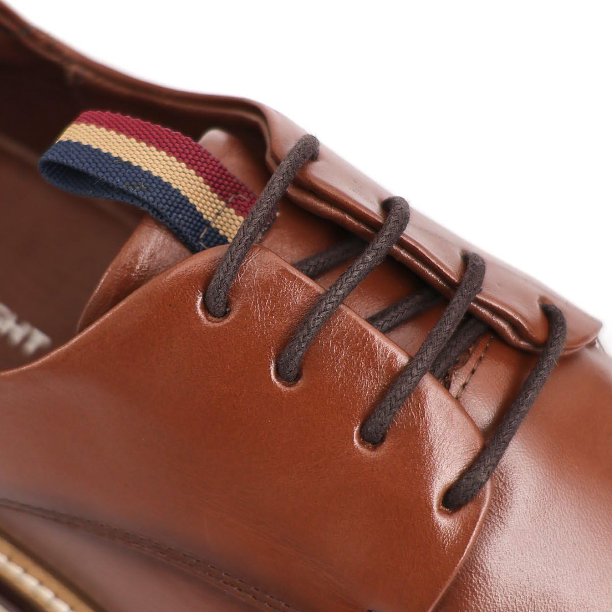 Sapato Casual Masculino Derby Tratorado Premium Couro Nobre em promoção! Veja a oferta e mais achadinhos de Sapatos 9 Hoje é o melhor dia para comprar Sapato Casual Masculino Derby Tratorado Premium Couro Nobre com aquele preço maroto! Promoção! Aproveite a oferta! 9