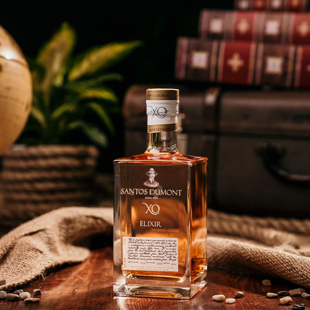 Santos Dumont Elixir | Premium Spirituose auf Rumbasis | Blend aus Melasse und Zuckerrohrsaft Rum | Lieblicher Geschmack | 700 ml | 40% Vol.