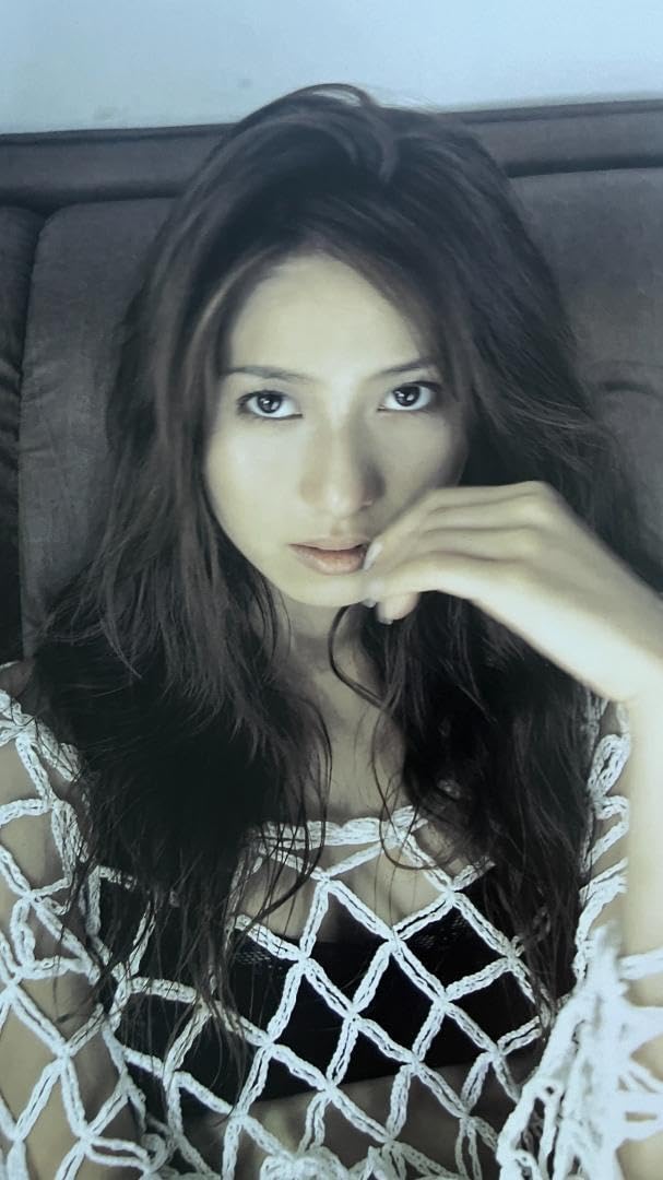 Amazon.co.jp: 榎本加奈子 写真集「美麗 MEIRAI メイライ」初版女優