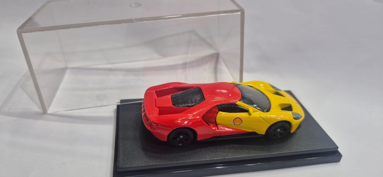 PlanetKids CCA 1:64 Acrylic 2018 Ford Mustang GT Collection Cool