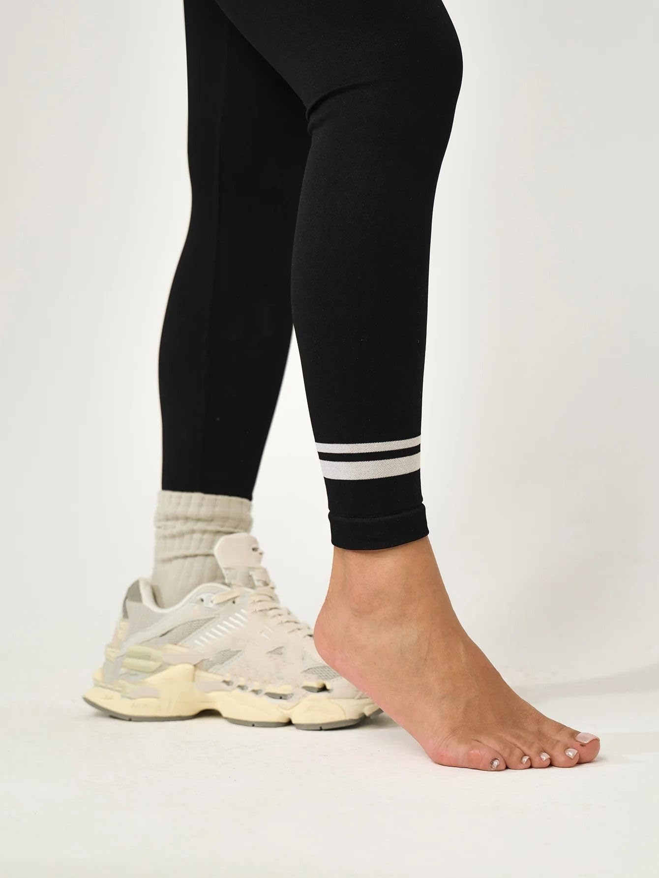 Set yoga a 2 pezzi da donna, top a maniche lunghe e pantaloni da fitness