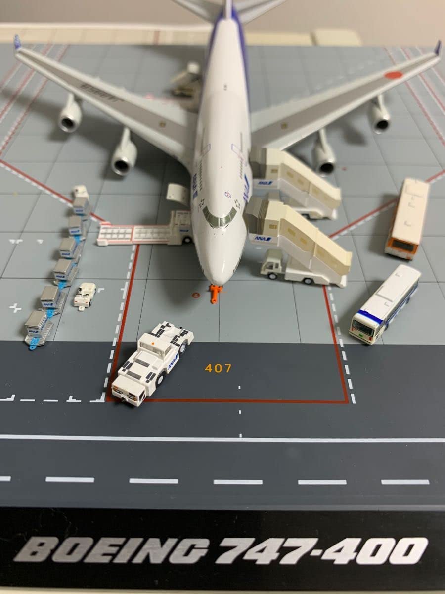 Amazon | 全日空商事 1/400 ANA B747-400 オープンドアモデル 地上支援