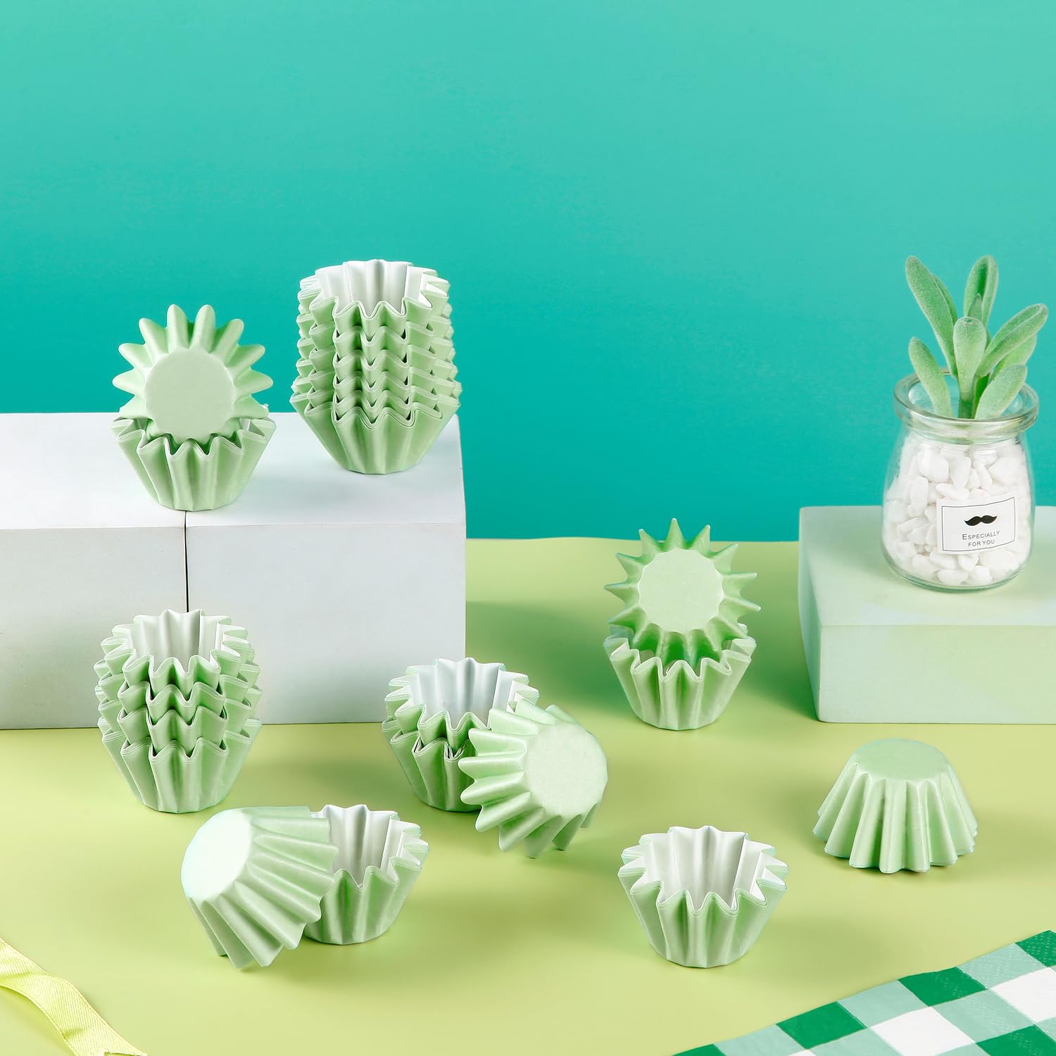Quera Mini-Cupcake-Förmchen – 300 Stück, 3x3 Cm, Braun, Fettabweisend, Hitzebeständig Bis 220°C, Für Ofen