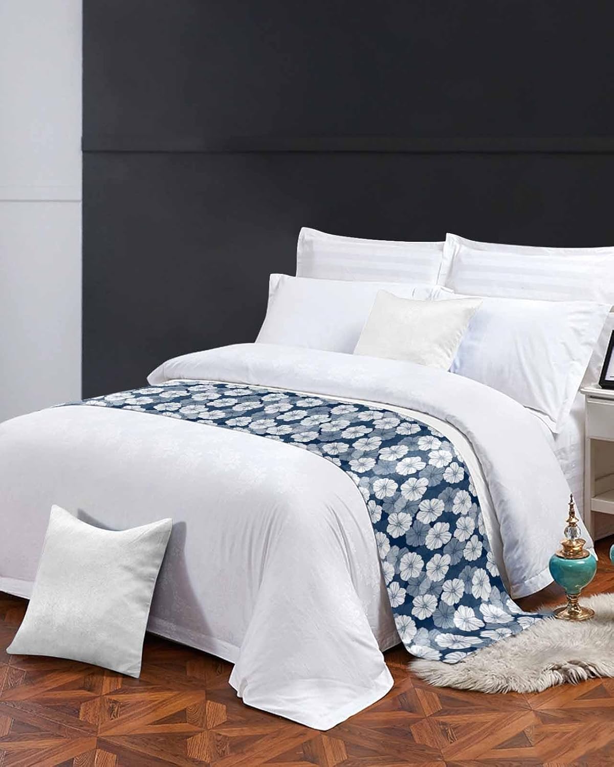 Seamless White Blue Flower Bed Runners for Bedroom Hotel,Decorative Bedding Scarf Rustic Pastoral Floral Style Bed End Blanket Bedding Runner Scarves for Queen Size Bed,94x20in