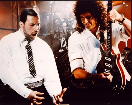 Posterazzi Freddie Mercury y Brian May Actuando En Escenario Foto Print (8 x 10) - Artículo # MVM01620