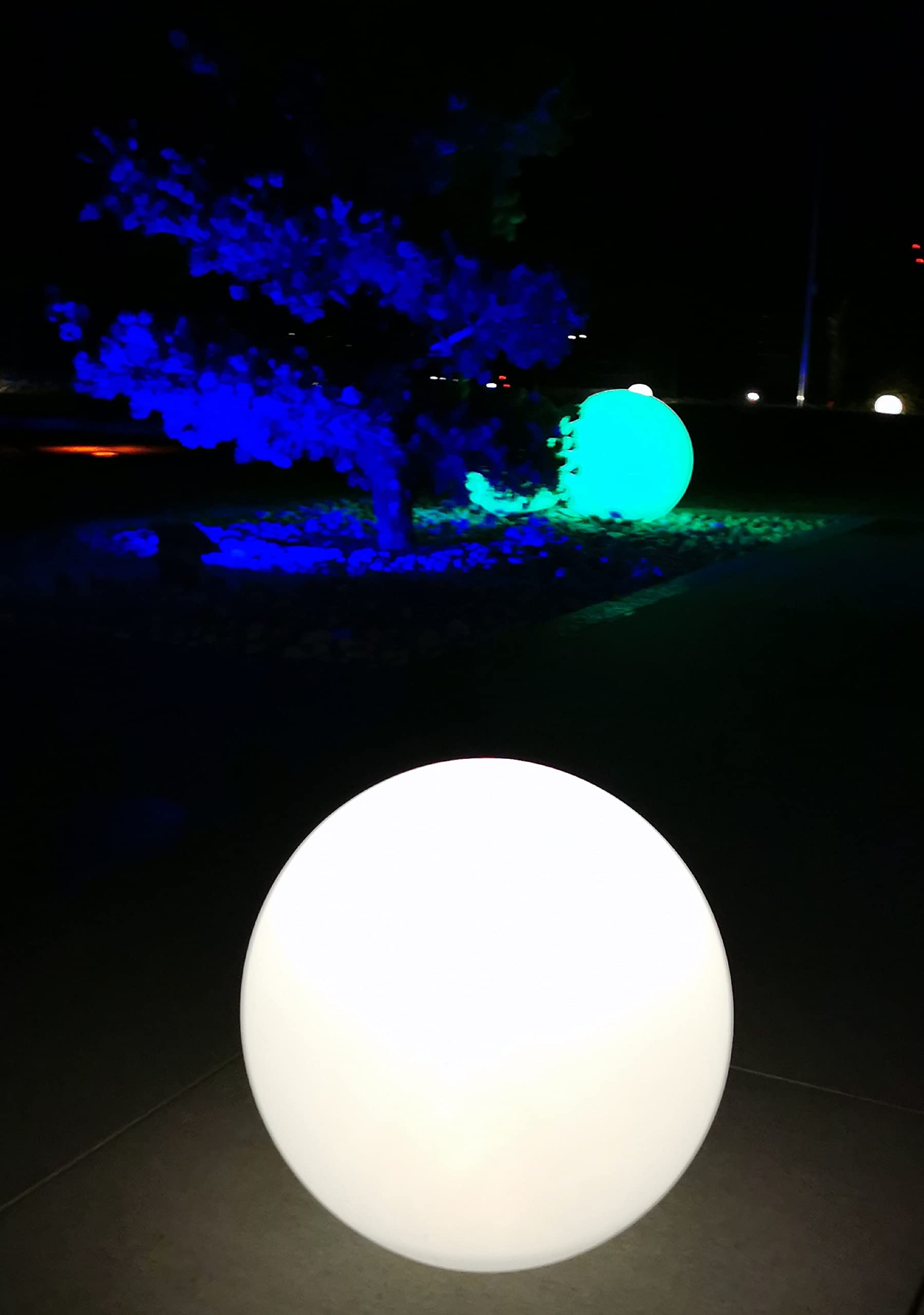 Trango 4er Set 300W Gartenkugel IP65 Kugelleuchte 30cm Durchmesser in Weiß matt mit je 5m Kabel & je E27 Fassung geeignet für LED Lampe Kugellampe Gartenleuchte Außenlampe ohne Leuchtmittel