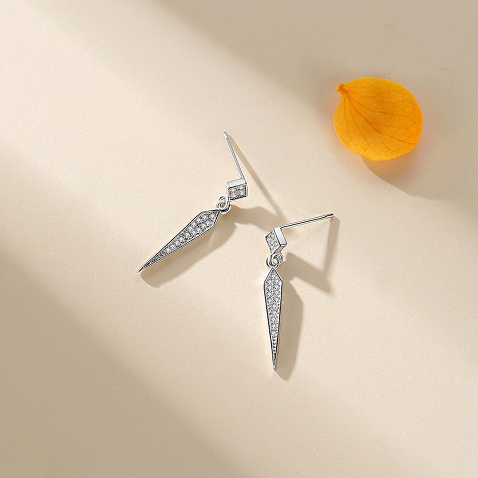 Orecchini a perno da donna, in oro bianco, in platino, quadrati con ciondolo geometrico in moissanite