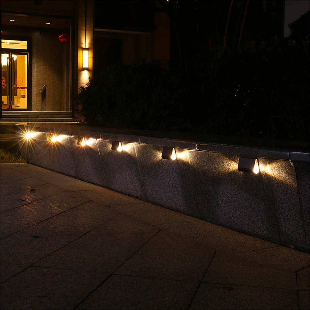 Lumisky Set di 4 lampade da parete a energia solare, LED bianco caldo, 4 x TWILY H6,3 cm