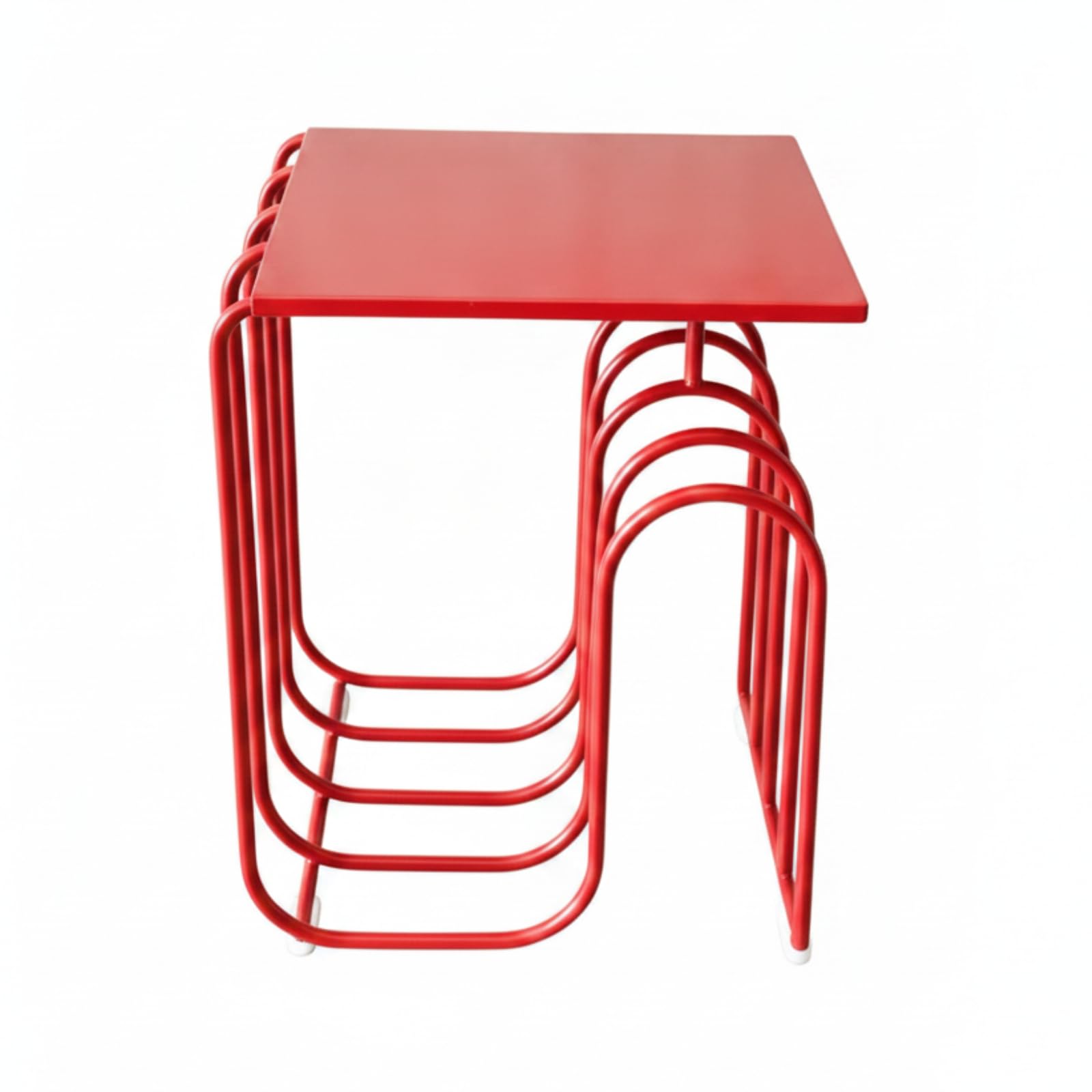 Table chevet étroite rouge au design épuré et finitions soignées