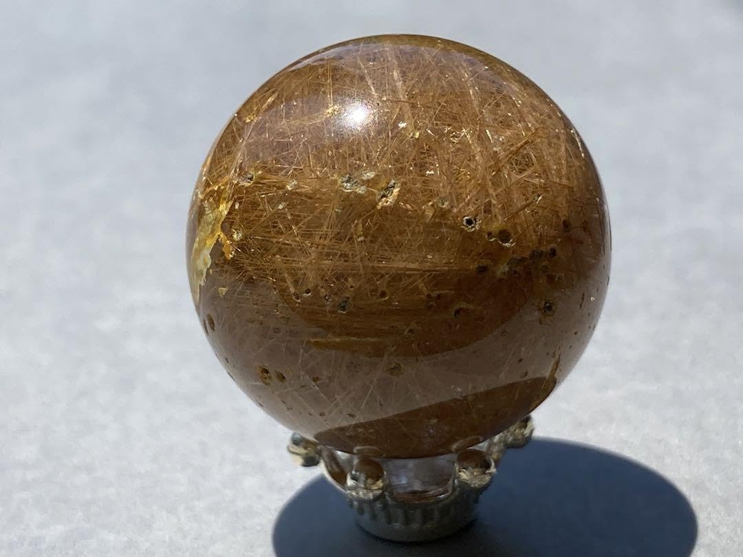 ルチルクォーツスフィア 33ミリ 最強針水晶 金運UP パワーストーン 台座付 金銭運が爆上がり】ルチルクォーツスフィア 33ミリ 針水晶 台座付