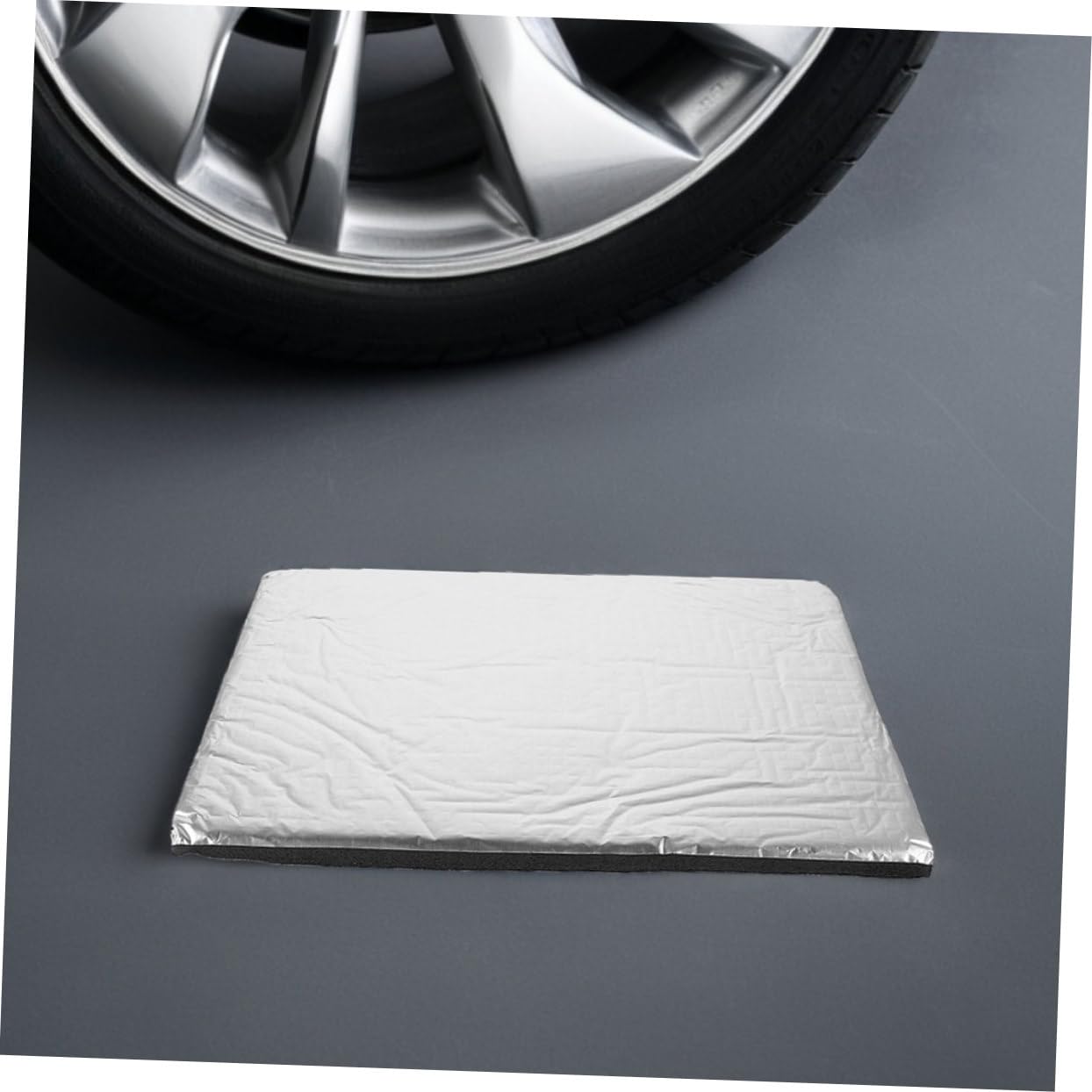 50 Stück Auto Dämmmatte Aluminiumfolie Wärmedämmung Isoliermatte Geräuschreduzierung für Auto Büro Zuhause Hitzebeständig Vielseitig Einsetzbar Einfache Montage