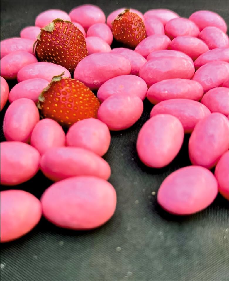 Chocolate Coated Strawberry Almond pack of 500gm | White Chocolate Coated Strawberry | Chocolate Coated Nuts | Protein Source | High Fiber