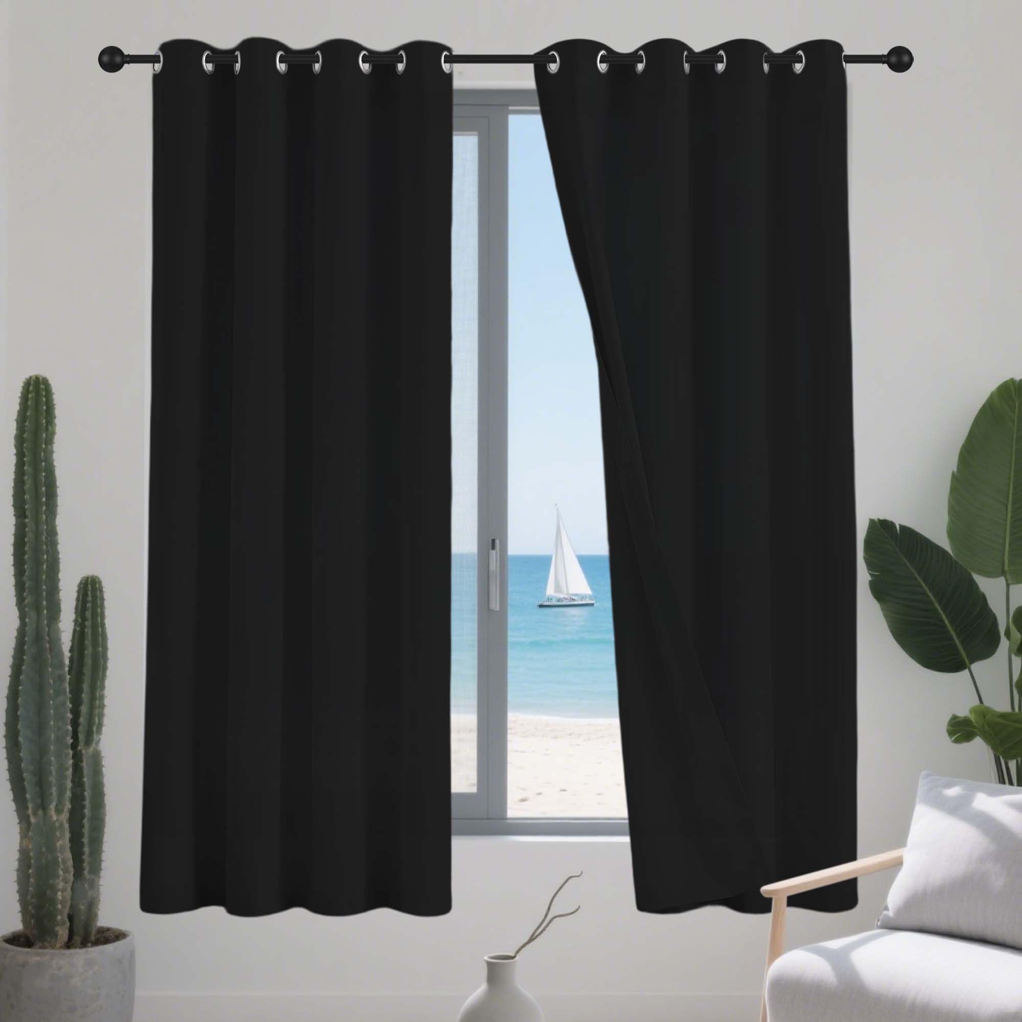 Rideau court occultant noir pour la décoration maison du salon