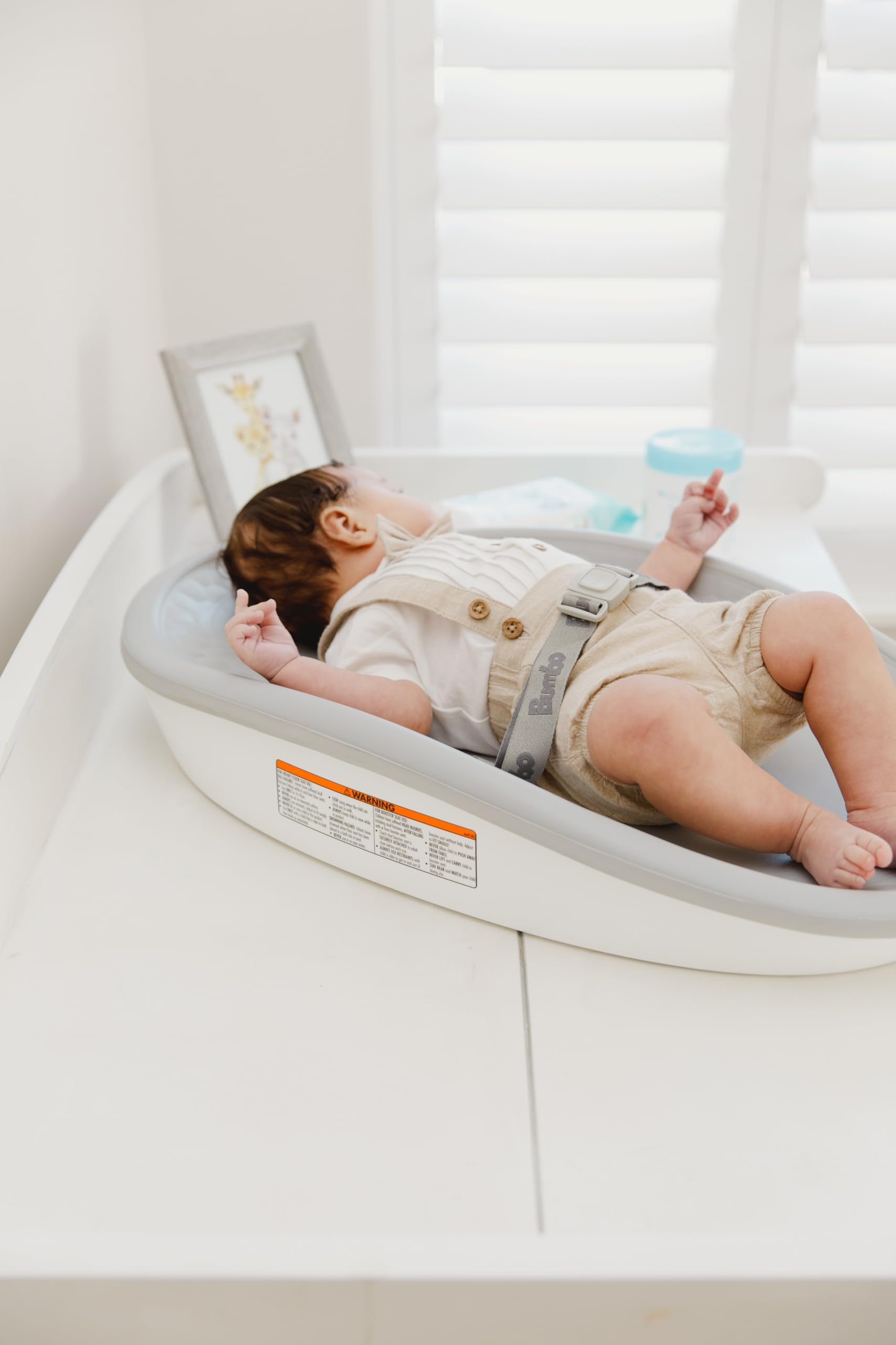 Changing Pad MAX - Cambiador de Bebé Portátil - Con Correas de Seguridad - Fácil de Limpiar - Espuma Premium- Diseño Ergonómico - Apto para Bebés de 0 a 18 Meses (Cool Grey)