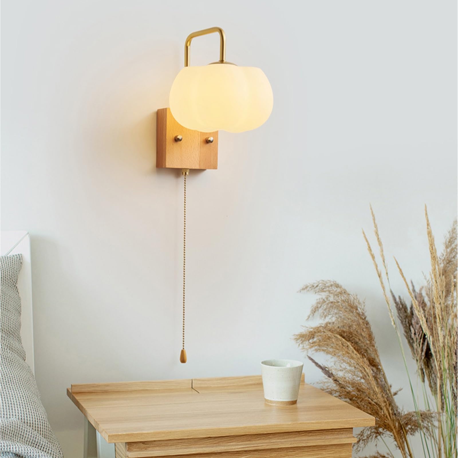 Lampa ścienna z litego drewna Nowoczesny kinkiet wiejski z włącznikiem na łańcuszku, rustykalna kinkiet nocny wiejski, drewniana podstawa i biały akrylowy abażur do sypialni(Wood)
