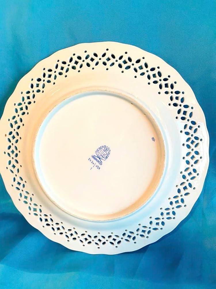 HEREND】薔薇プレートピアス