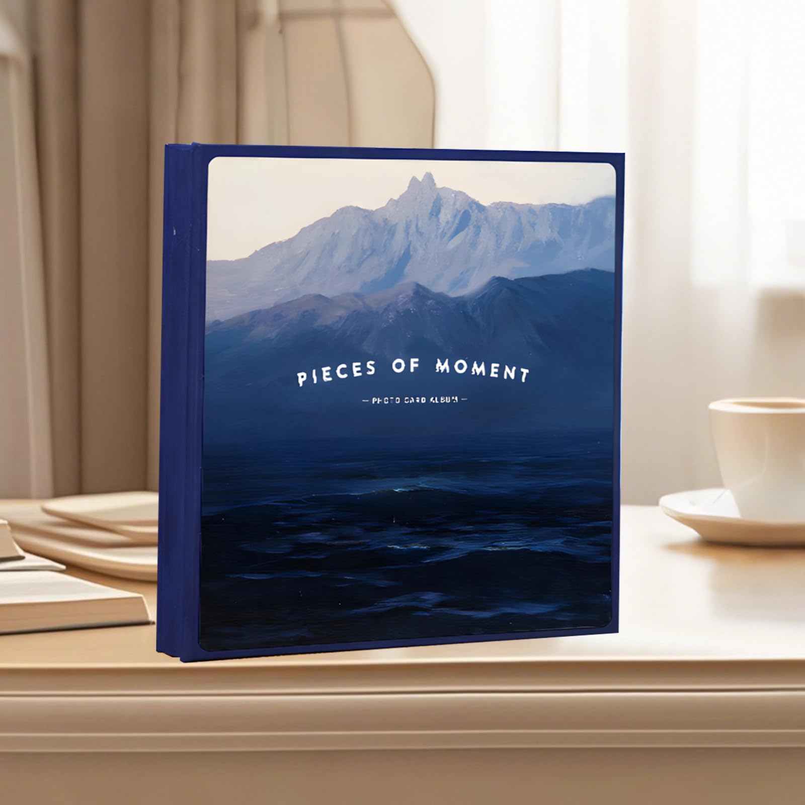 Album fotograficzny z okienkiem, oprawiony w skórę, 60 stron, tekst "Pieces Of Moment", na zdjęcia 5 x 7 i 6 x 8 cm