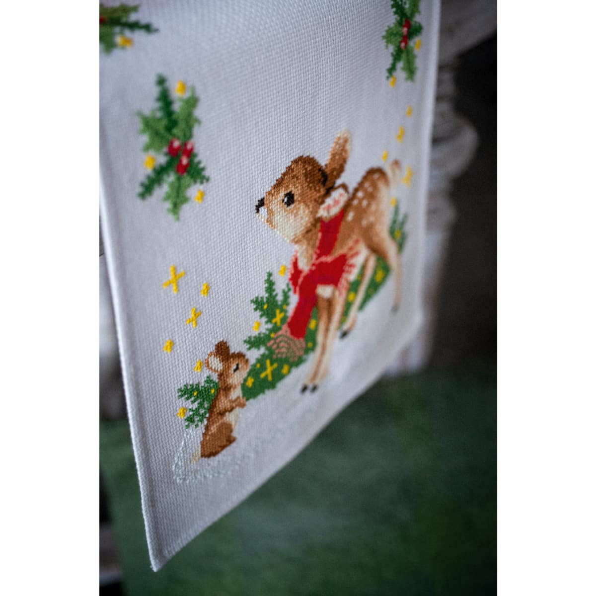 Vervaco Stickpackung Tischläufer Zählmusterpackung Kreuzstich Hirsche mit Kaninchen Stickläufer zum Selbersticken Stickset Weihnachten Kreativ Set für Erwachsene 32 x 84 cm Kreatives Geschenk