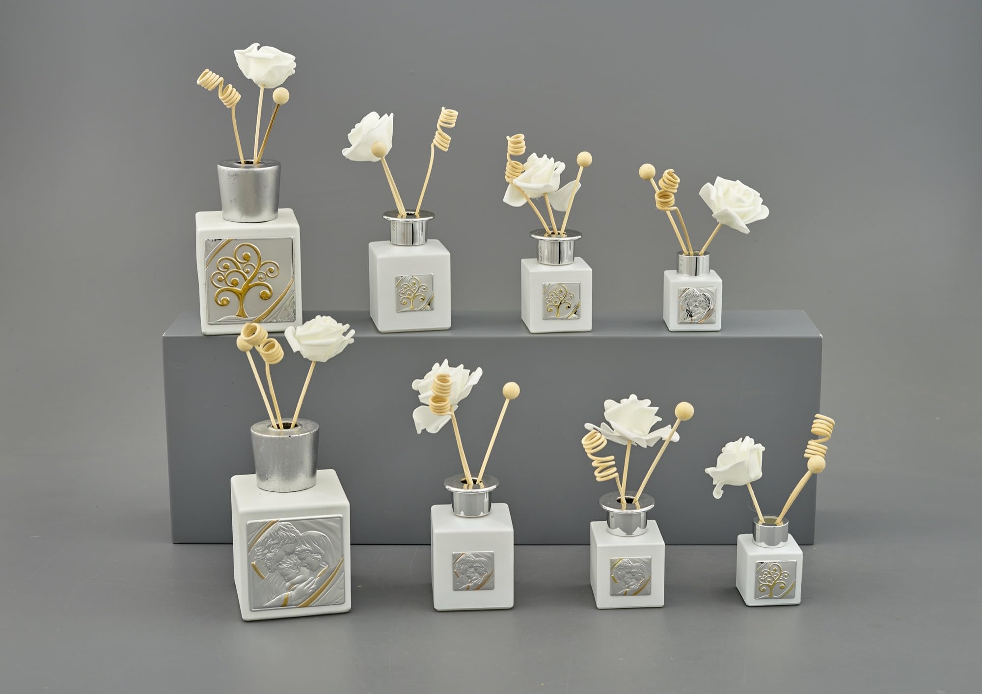 Doni Bomboniere Battesimo 4PZ Profumatore Ambiente con Tappo Argento Idea Regalo Candele Comunione Cresima Matrimonio Anniversario Oggettistica Partecipazioni Utili 50° 25° Idee Originali Economiche