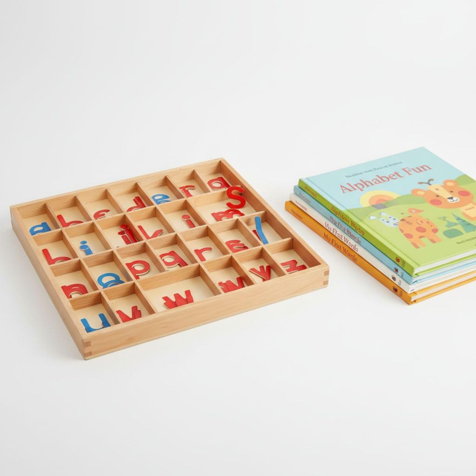 Alfabeto móvil con caja y manta, alfabetos de madera para educación temprana, letras cursivas pequeñas, consonantes rojas y vocales azules, 13.6 x 13 x 1 pulgadas