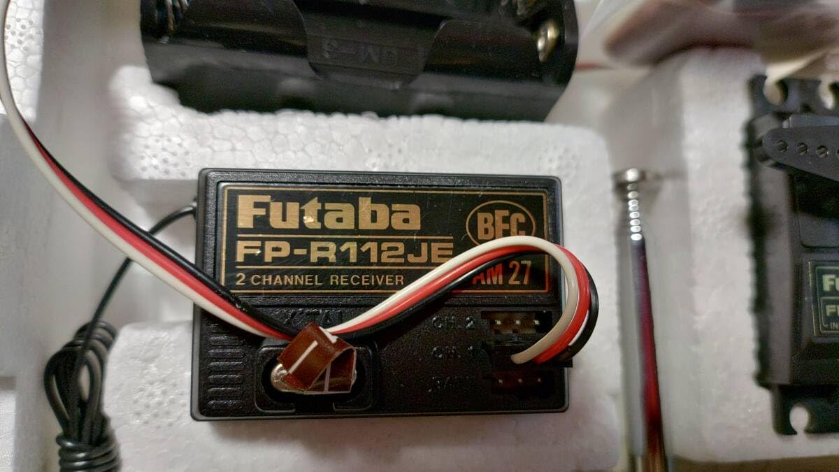 ホビーラジコン Futaba FP-R112JE Futaba FP-R112JE RC Receiver AM 75Mhz Vintage Tamiya Bench