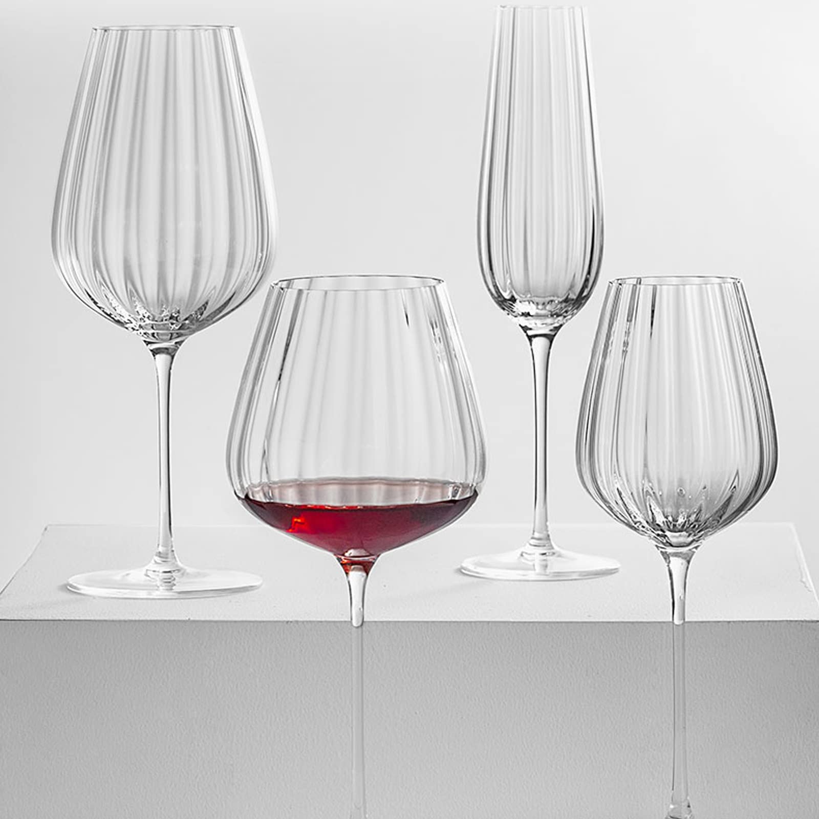 Flûtes à Champagne 230 ml Fine Tige Mince Champagne Ensemble de 4 Verres Verres à Highball en Verre de Cristal Flûte à Champagne Transparente pour Bar à la Maison, Occasions Spéciales Verres à Champag