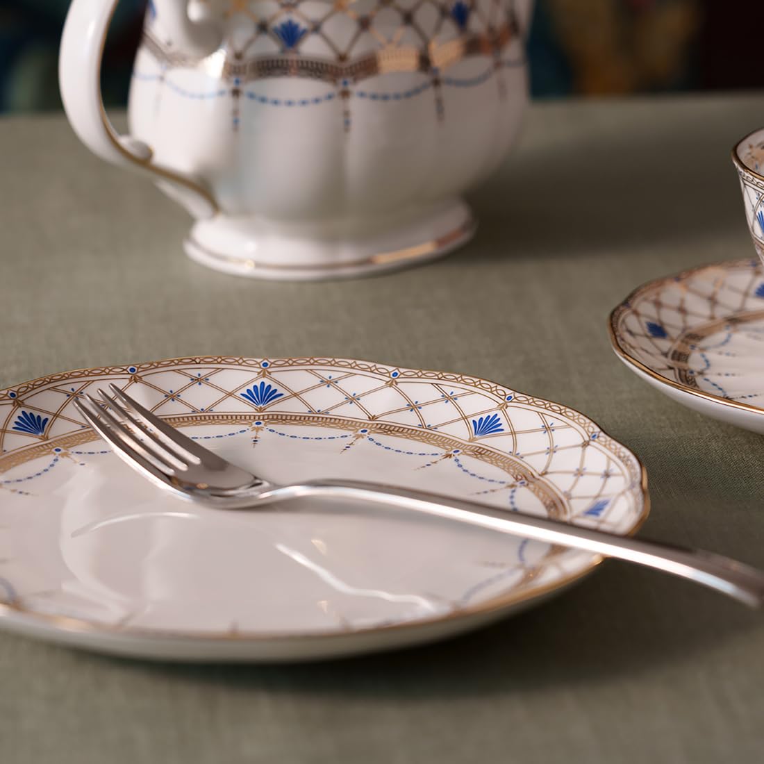 Amazon.com: Narumi 52476-23122 Primadonna Dinnerware Set, Gold