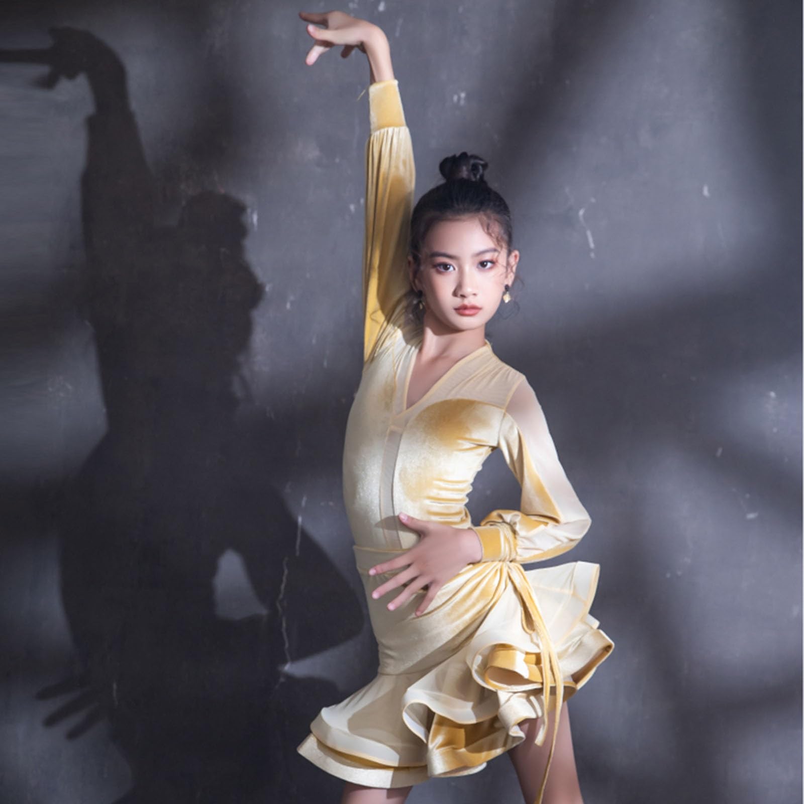Abiti da Ballo Latino for Bambini Body E Gonna A Maniche Lunghe in Velluto Autunno Inverno for Bambina Nuovo Vestito da Ballo 2024 for Rumba Samba Cha Cha Tango Costume da Ballo