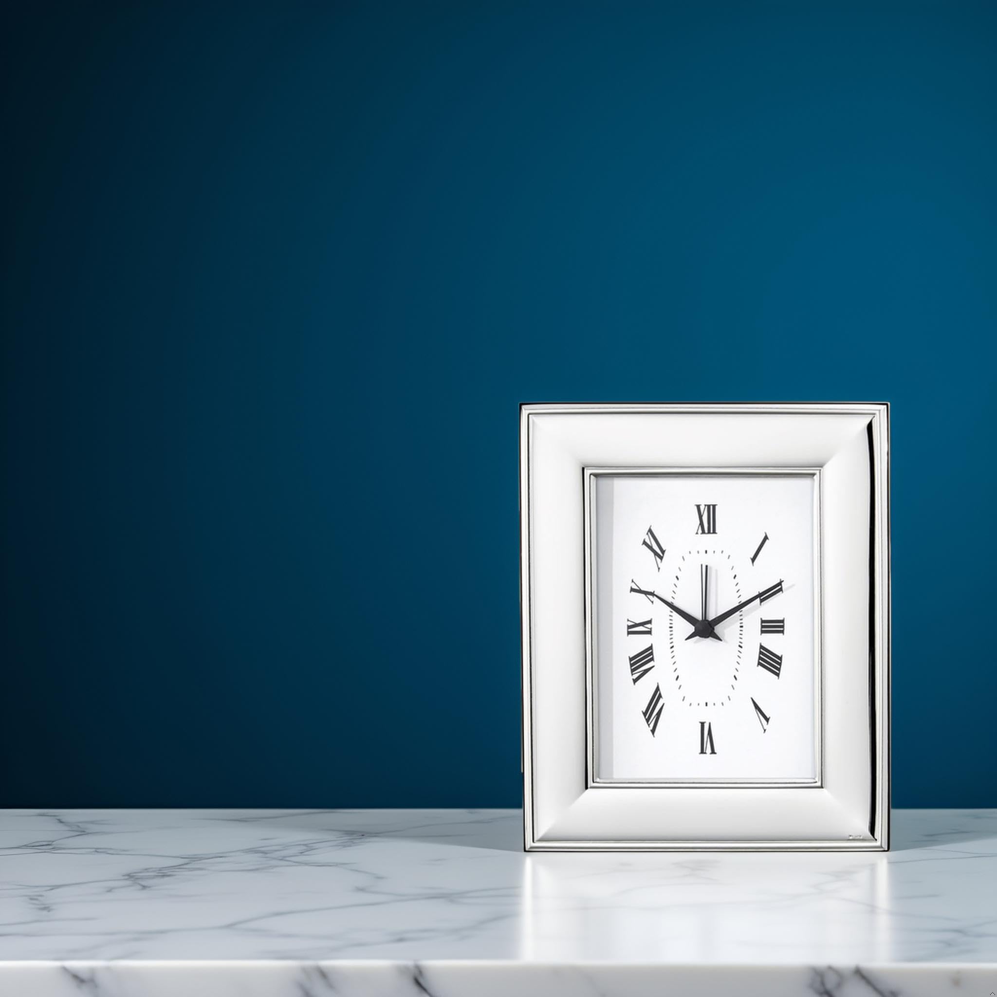 Argenteria MB Orologio da Tavolo con Funzione Sveglia in Legno con Cornice in Argento PVD, Personalizzabile con Incisione Inclusa