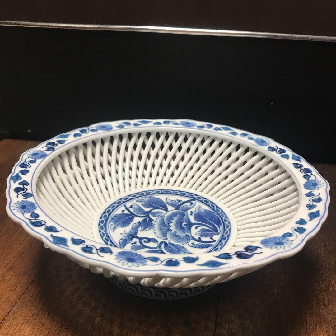 Amazon.co.jp: 有田焼 果物入れ？ 菓子器？ 磁器 : ホーム＆キッチン