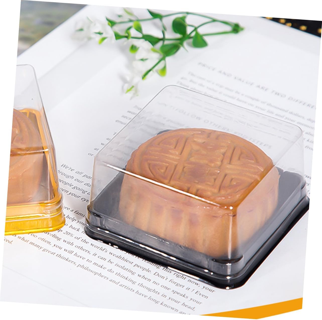 Mikinona 150Pcs Moon Cake Boxes with Lids Dessert Packaging Containers for Biscuits Pastries and Treats for Bakeries and Celebrations