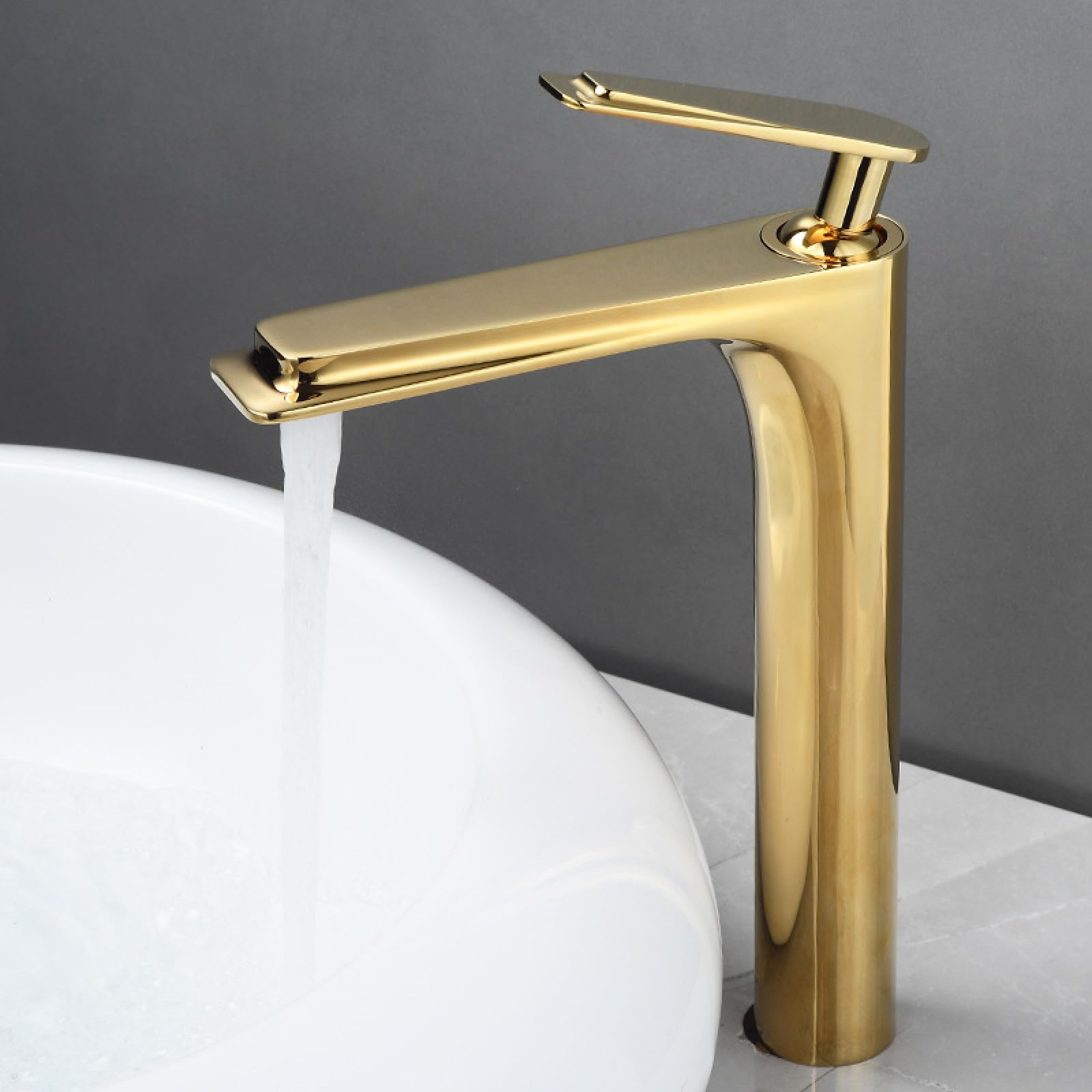 Robinet de salle de bain or haute durabilité : mitigeur lavabo luxe au design surélevé épuré