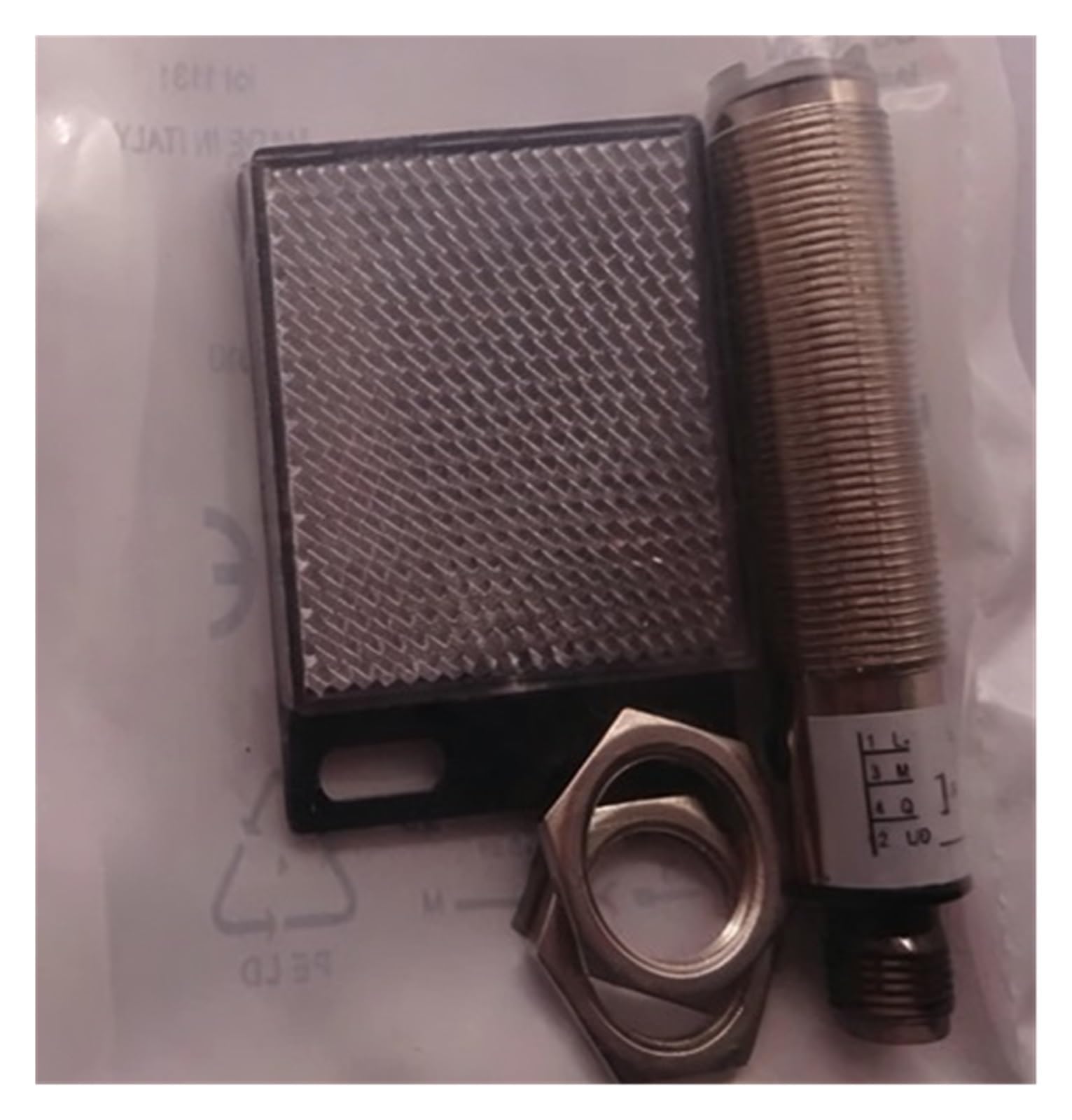 KSZHZYMGX 1pcs sensor VL180-2N42431 VL180-2F32331 VL18-4P3812 VL18-4N3812 VL18-4N3240 VL18-4P3240 optoelectronic switch(VL18-4N3812)