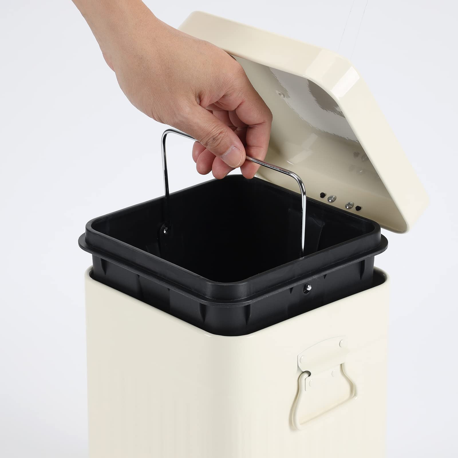 Bathroom Trash Can, Vintage Metal Garbage Bin for Kitchen, Bedroom, Living Room with Soft Close Lid, Small Farmhouse Retro Indoor Waste Basket with Foot Pedal, 1.3 Gallon/ 5 Liter, Ivory White