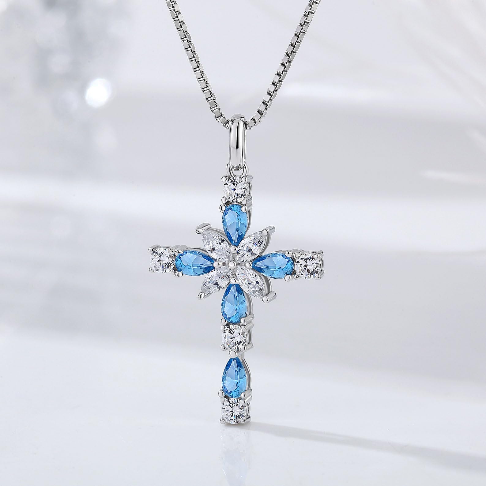 Kreuz Halskette Kreuz Kette mit 5A+ Zirkonia für Damen, Kette 45 + 3Cm